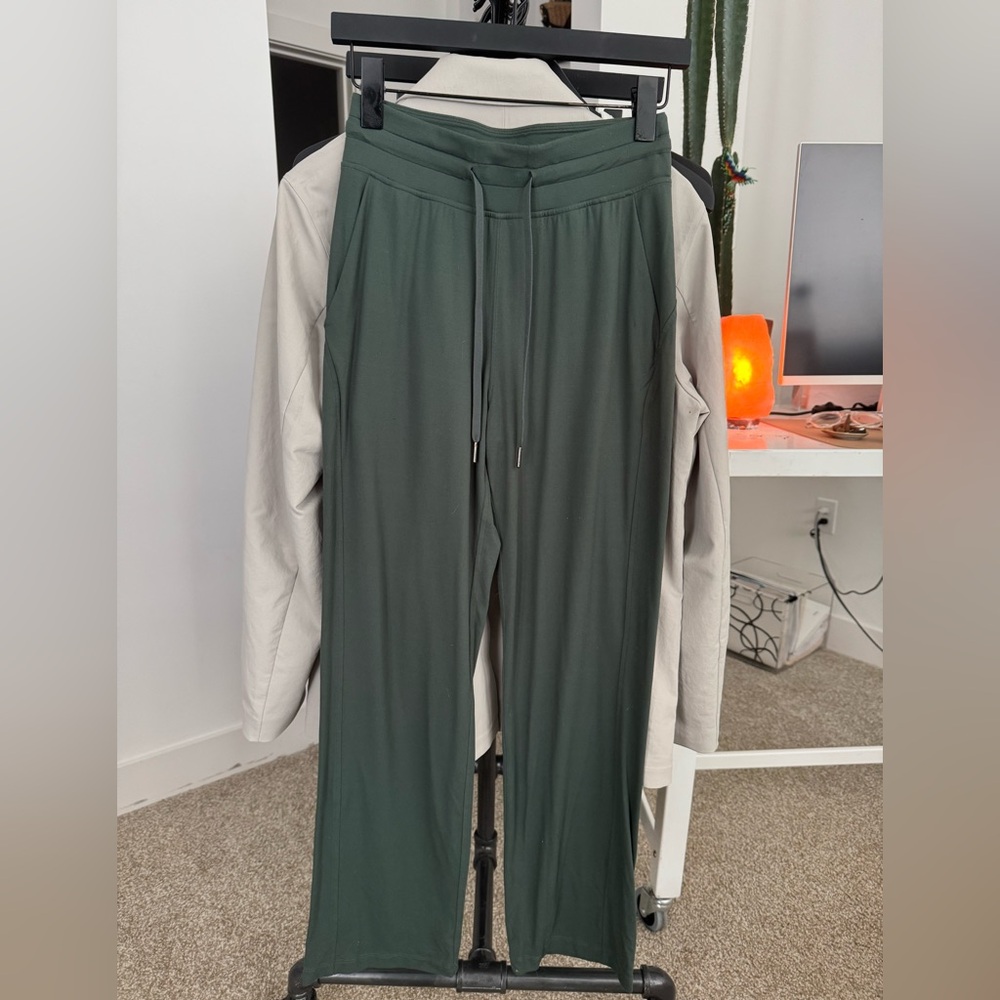 ready to rulu straight leg pant
*hemmed